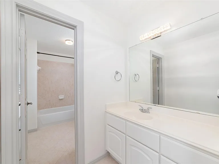 3505 Parkside Dr — Photo 25