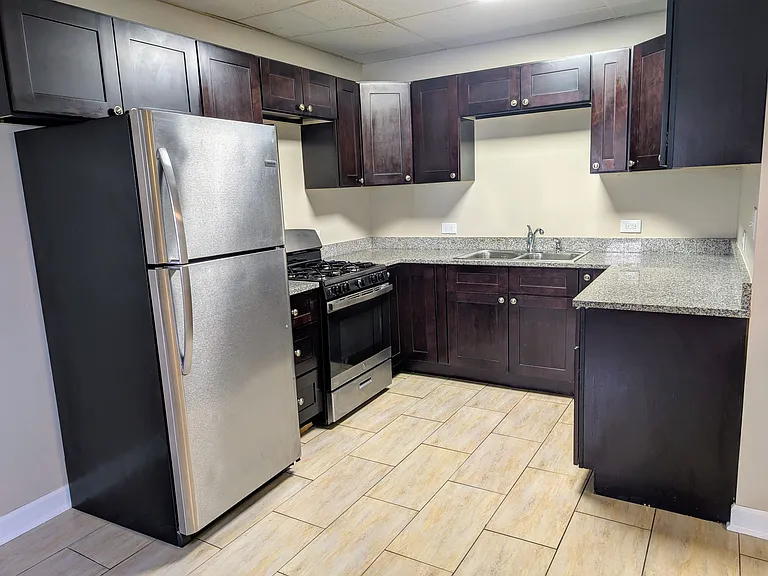 817 N 23rd Ave #5 — Photo 1