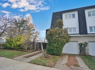 15 Longdale St, Staten Island, NY 10314