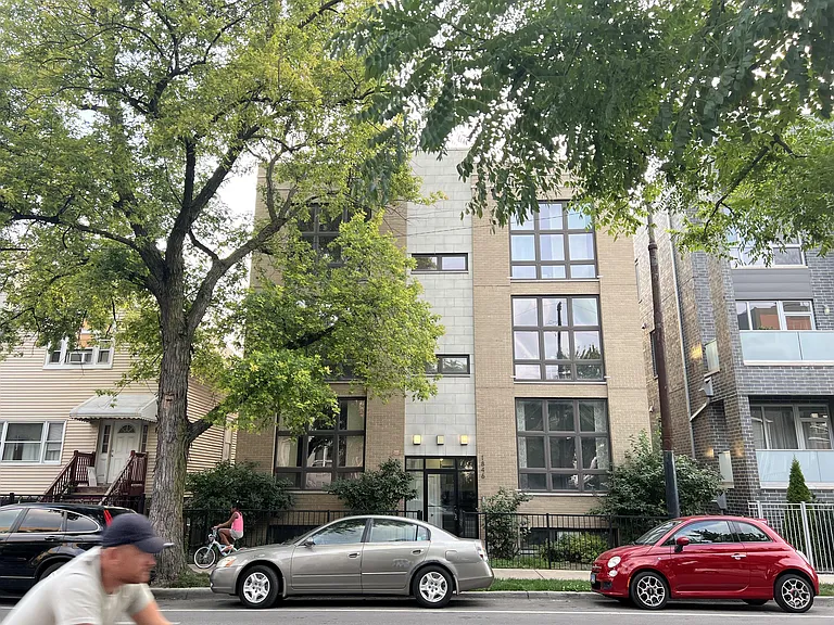 1844 N California Ave — Photo 20