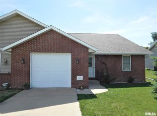 200 Cotton Wood Cir, East Peoria, IL