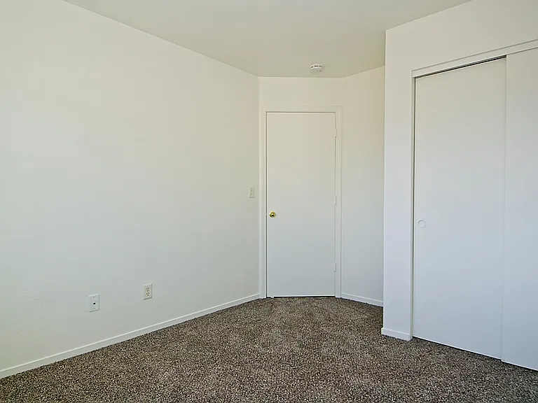 424 Valley Cir #D — Photo 6