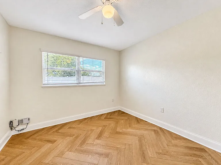 4305 W Bay Ave — Photo 18