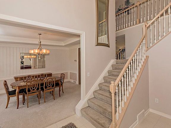 3rd image of 38120 Windy Hill Ln