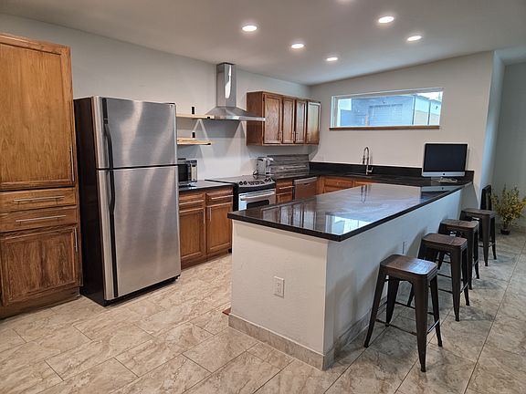 2nd image of 707 W Crestland Dr