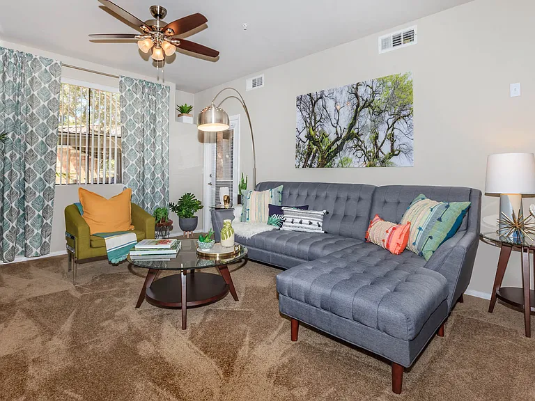 1c1 757 SQFT 1 Bed 1 Bath