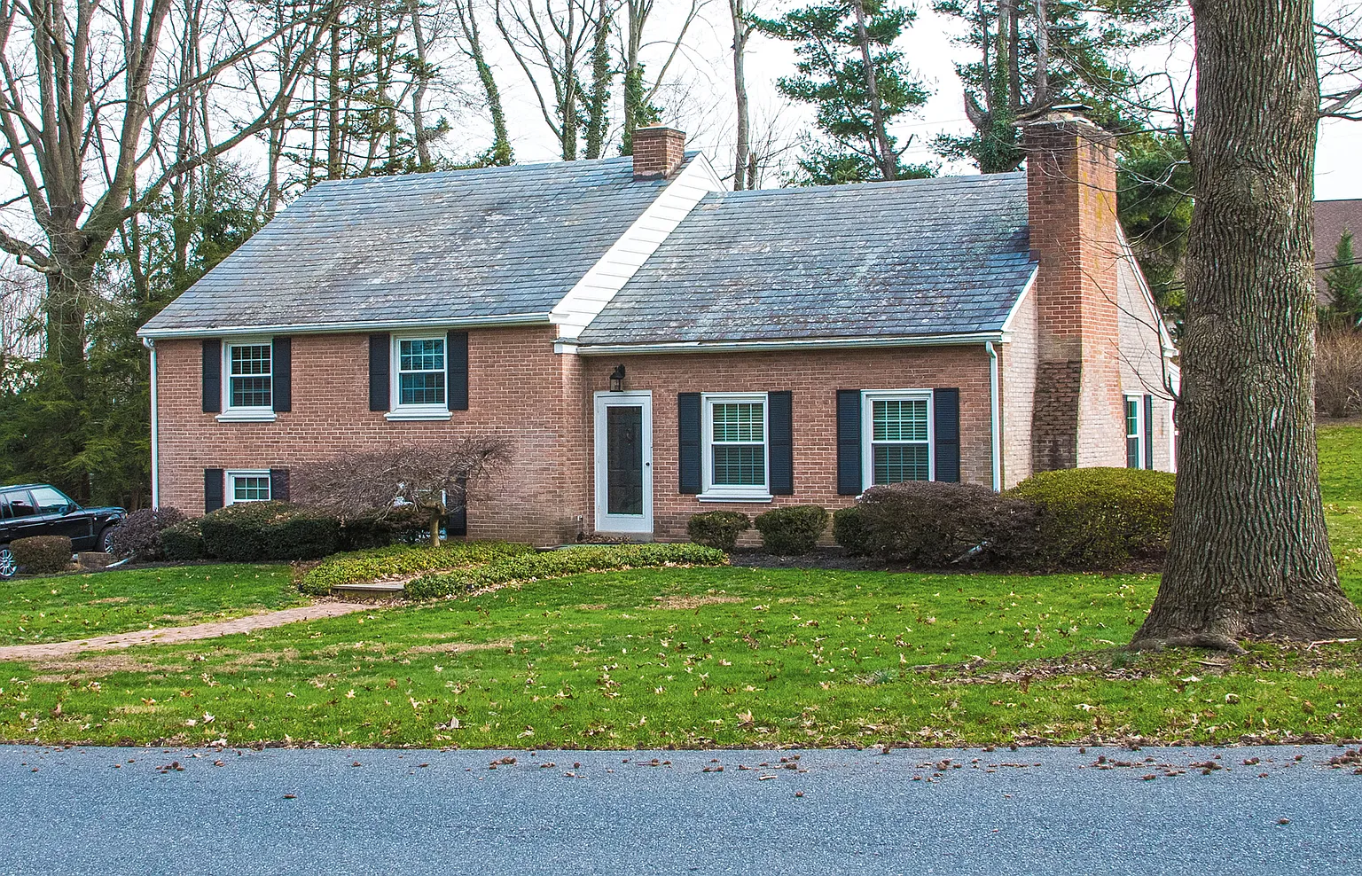 2109 W Ridge Dr photo 1