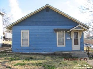 112 E 3rd St, Minneapolis, KS 67467