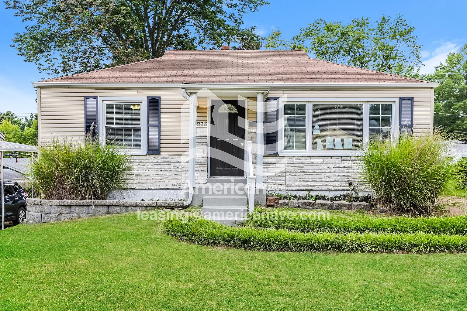 2013 Bainbridge Dr photo 1