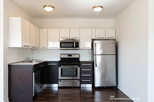 6101 N Clark St #4D Photo 1