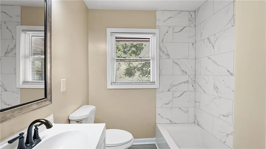 1 bed, 1.0 bath, $890 — Photo 3