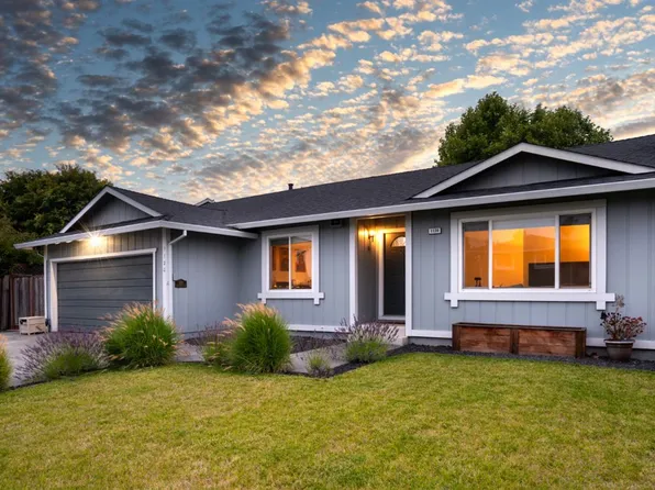 1120 Santa Clara Lane, Petaluma, CA 94954