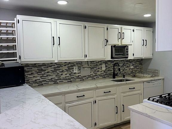 2nd image of 4600 Duke St APT 816