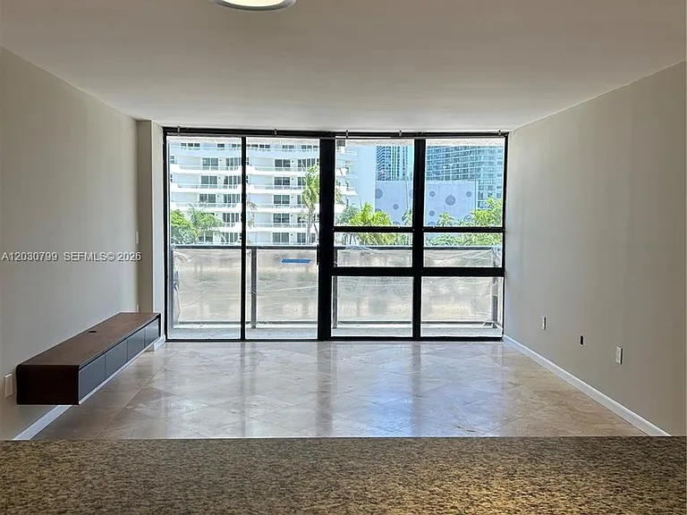 600 NE 36th St #417 — Photo 10