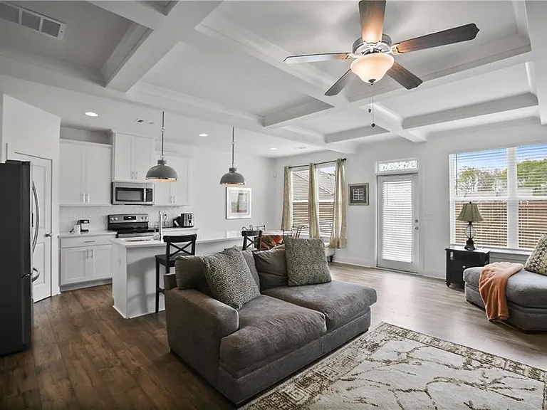 7637 Avalon Blvd — Photo 15