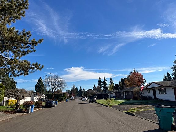 5th image of 11919 NE 80th St
