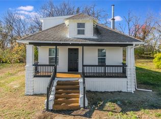 302 Milwaukee St, Excelsior Springs, MO 64024