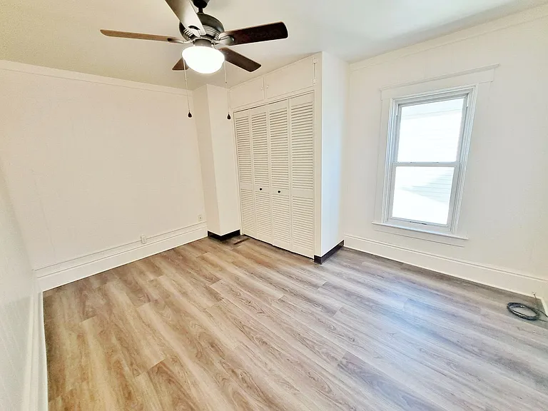 118 S Franklin St — Photo 21