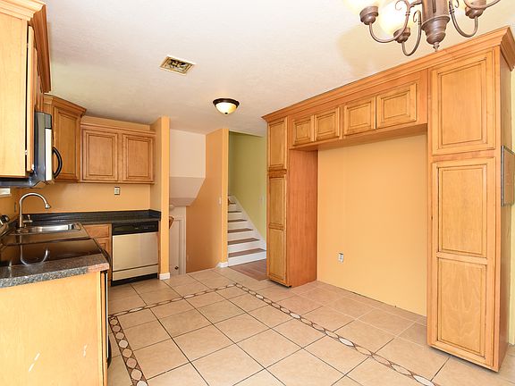 5th image of 6383 S Begonia Dr
