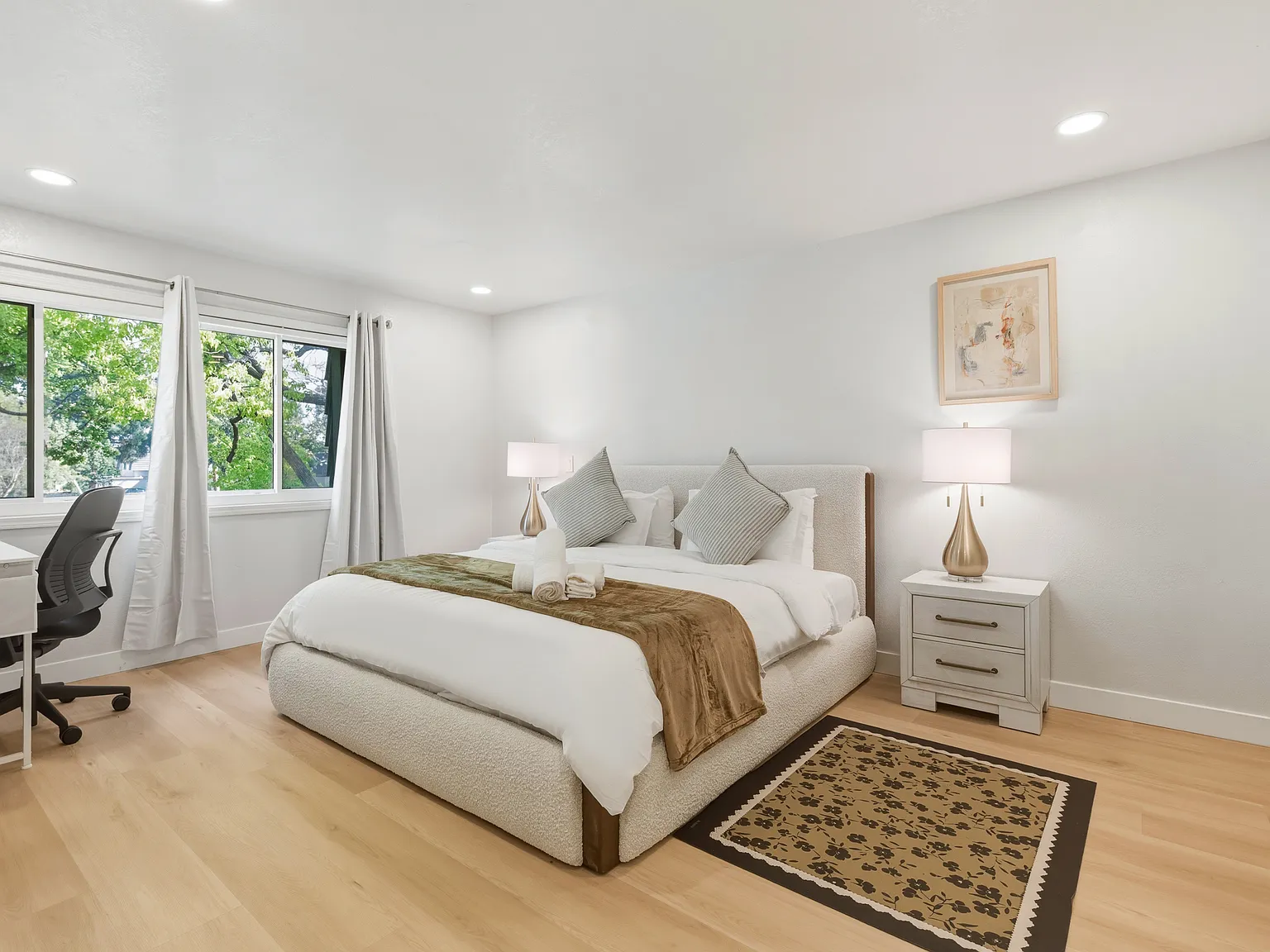 2 bed, 1.5 bath, 1022 sqft, $4,500 — Photo 4