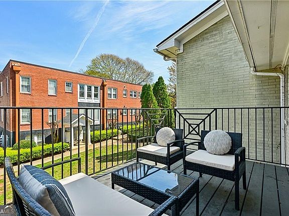 4th image of 866 Briarcliff Rd NE APT C3