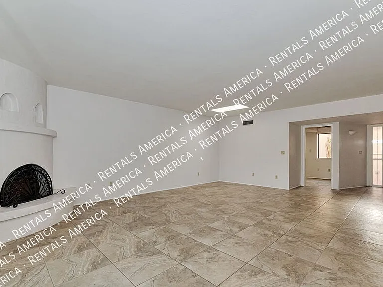 5342 N Camino De La Culebra — Photo 3