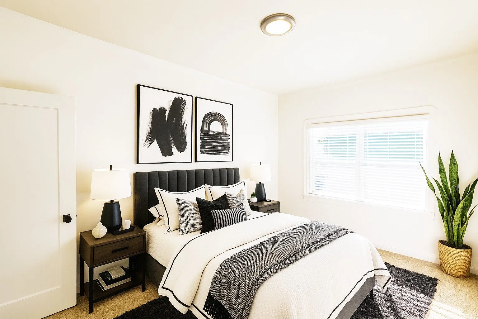 Park Regent Apartments — Photo 3