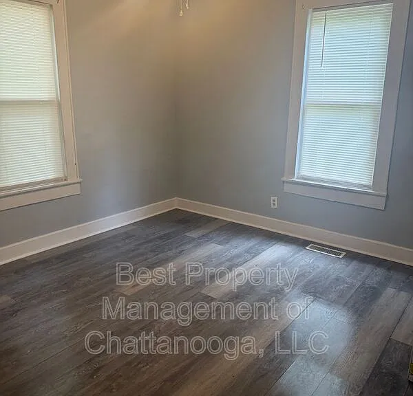 4802 Oakland Ave — Photo 5