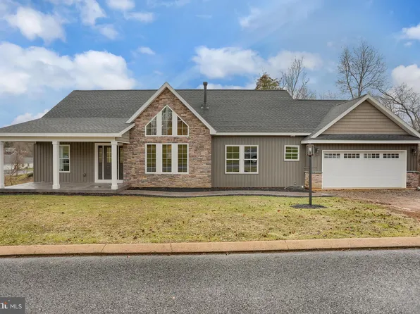 1214 Fox Meadow Cir, Bellefonte, PA 16823