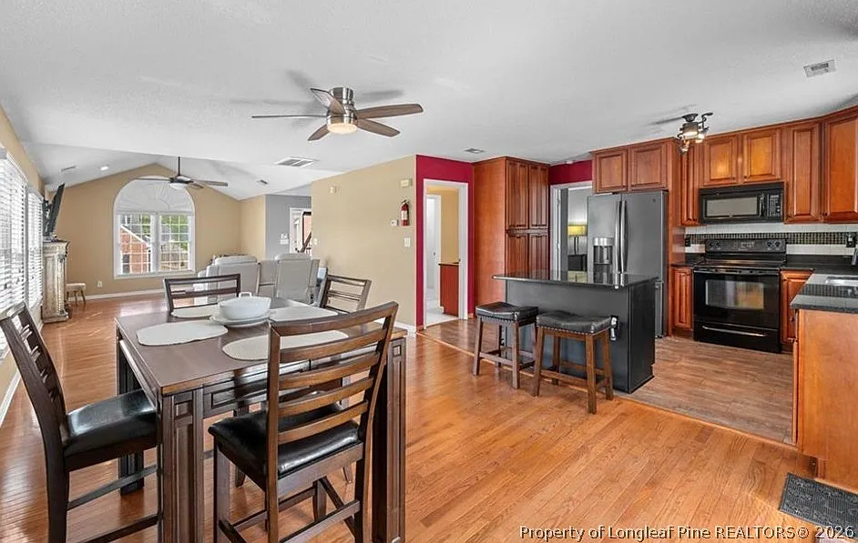 3 bed, 2.5 bath, 1685 sqft, $1,775 — Photo 4