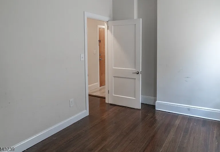 57 Glenridge Ave #2R — Photo 7