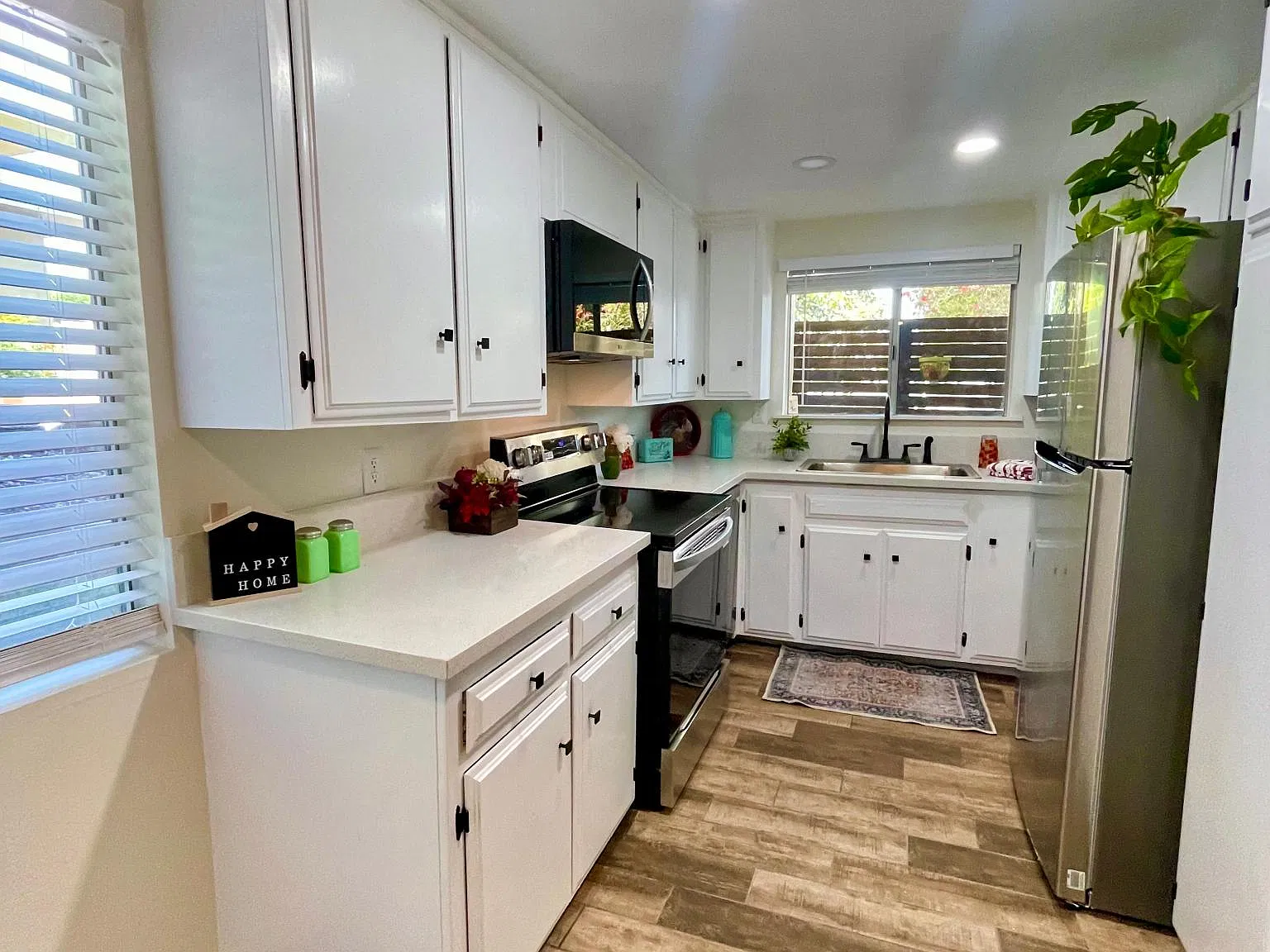 3941 N Granada Ave — Photo 2