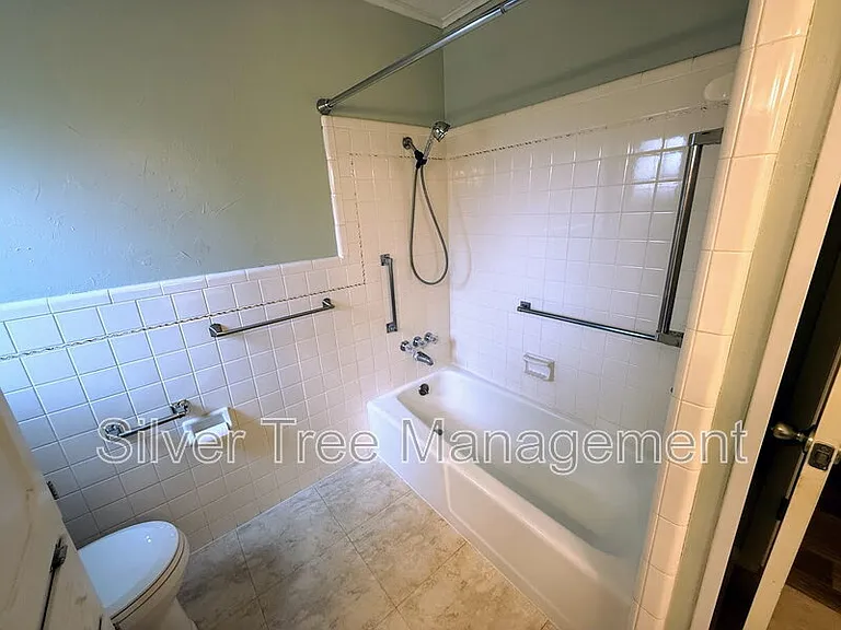 1710 Dickerson Dr — Photo 29