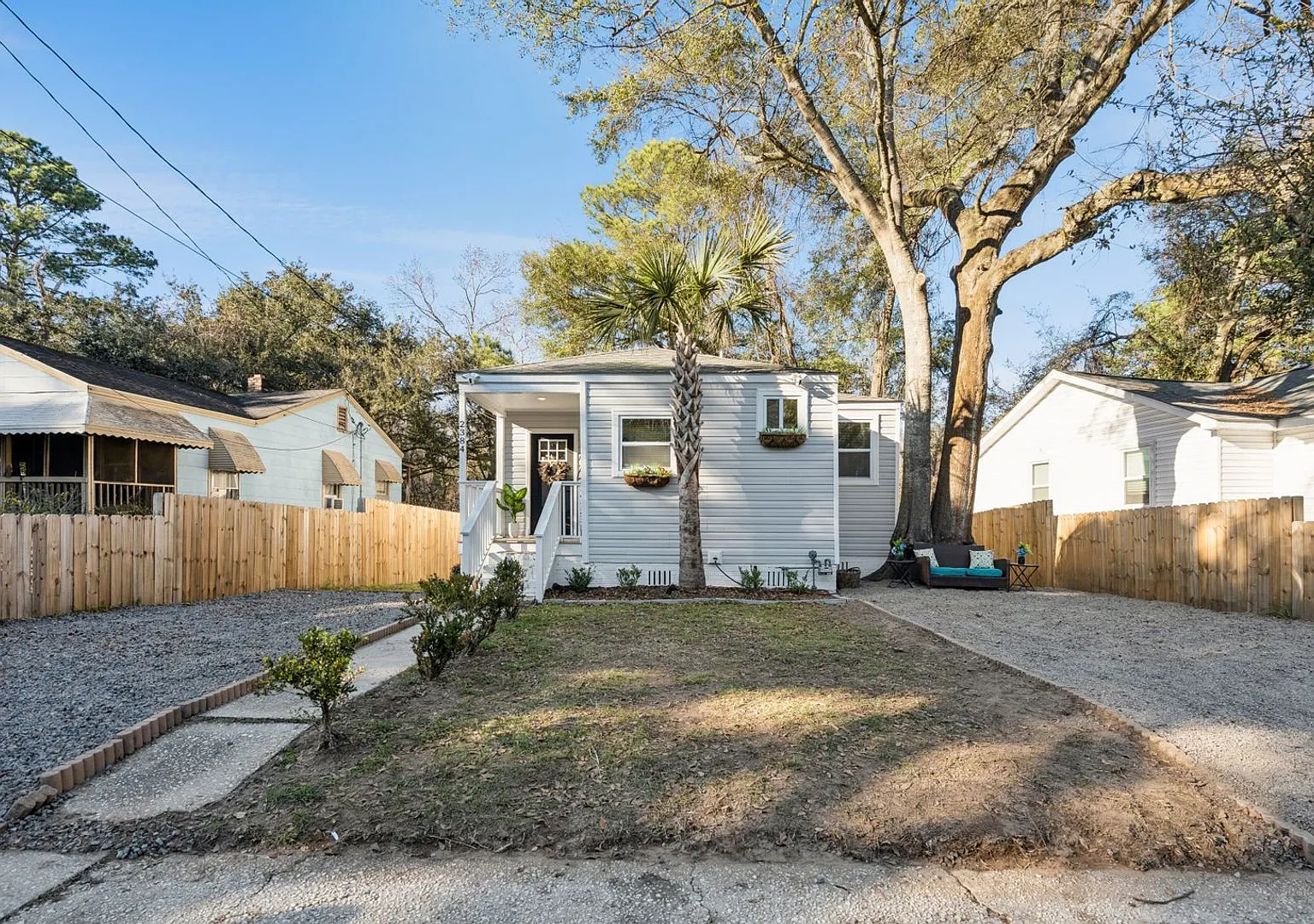 Charming 3BR House in Charleston — Photo 1