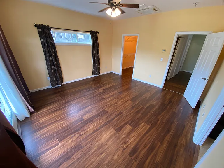 1886 Saint Louis Dr — Photo 9