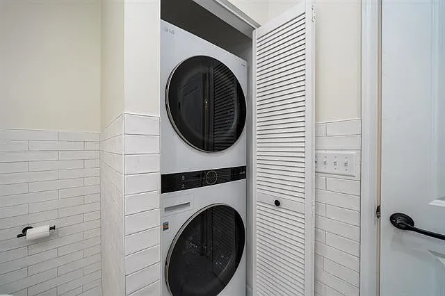 155 Van Horne St #1 — Photo 23