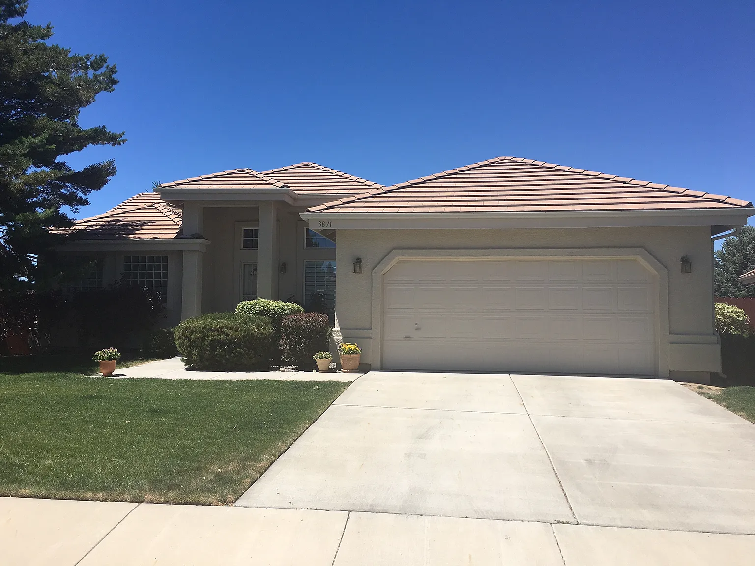 3871 N Westpoint Dr photo 1