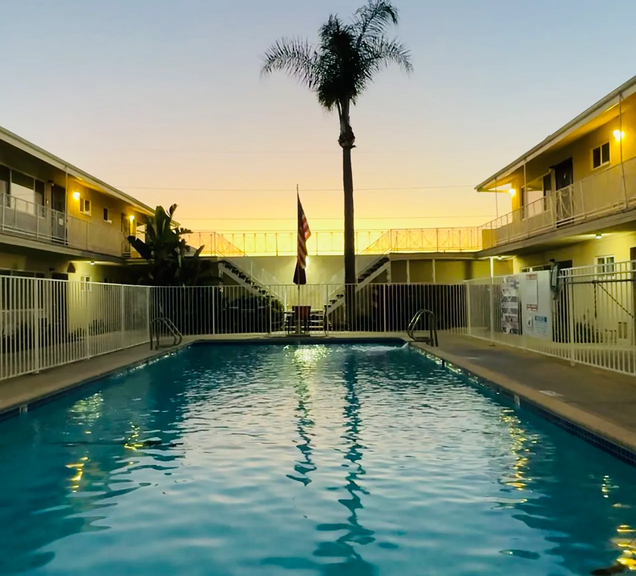 921 S Park Cir — Photo 1