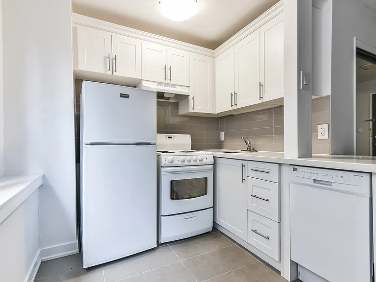103 Avenue Rd — Photo 5