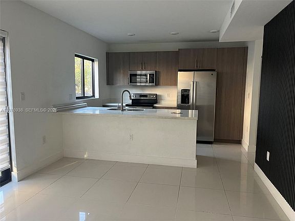 4th image of 1152 NW 2nd Ln #1154