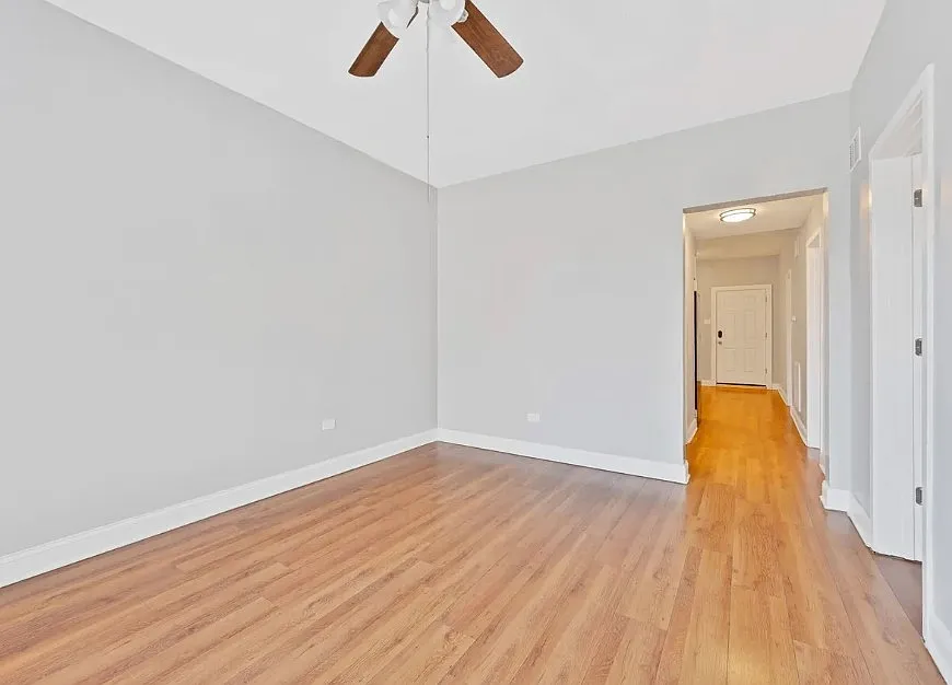2 bed, 700 sqft, $1,400 — Photo 2