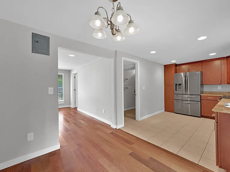 1021 NE 175th St — Photo 12