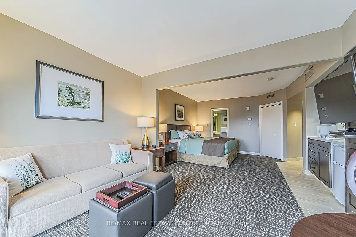 Building Photo - 90 Highland Dr #2241