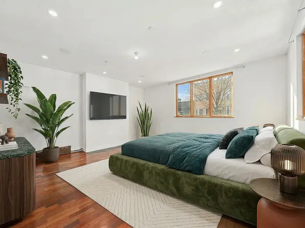 166 Kingsland Avenue image 1 of 10