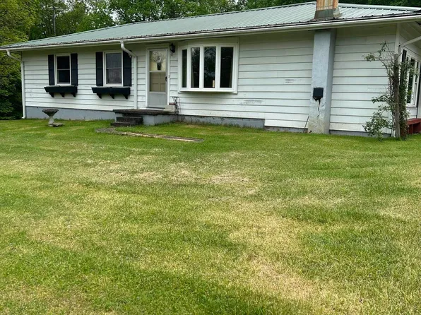 27 Lindburgh Dr, Buckhannon, WV 26201