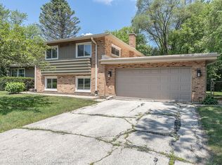 1714 Garand Dr, Deerfield, IL 60015