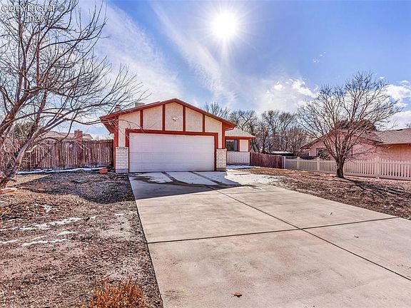 3rd image of 924 Bluestem Blvd