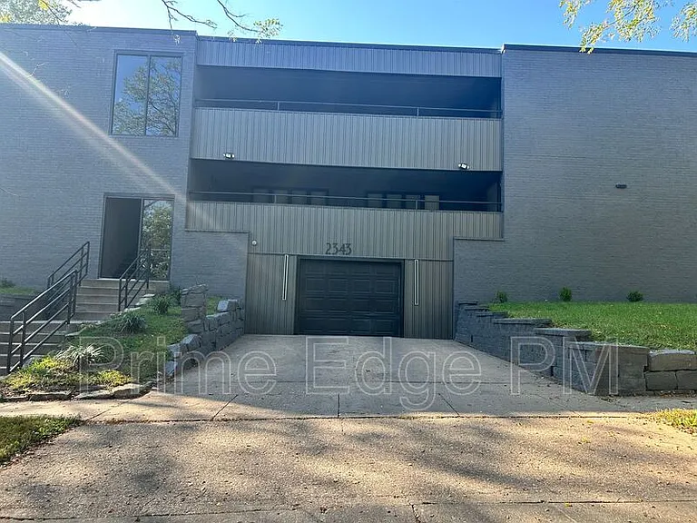 2343 B St #9 — Photo 2