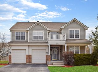 2948 Kelly Dr, Elgin, IL 60124