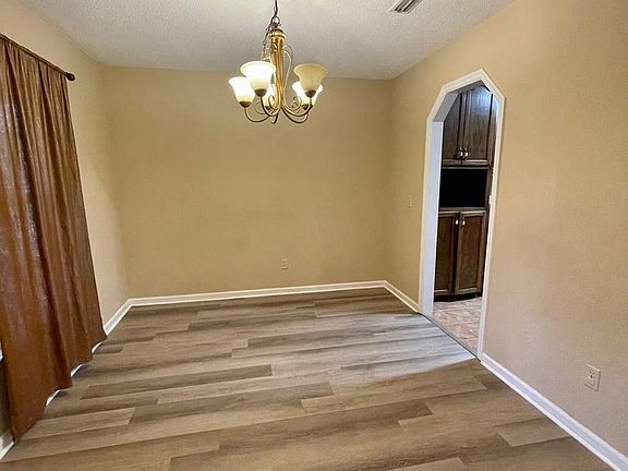 3rd image of 109 Palisades Dr #1